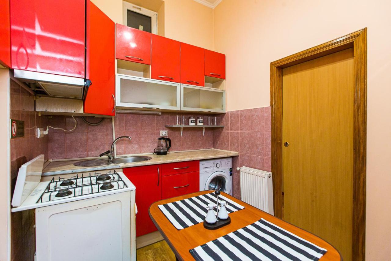 Біля Дзиги Сучасна Квартира На Вулиці Вірменській 35 Lviv Kültér fotó